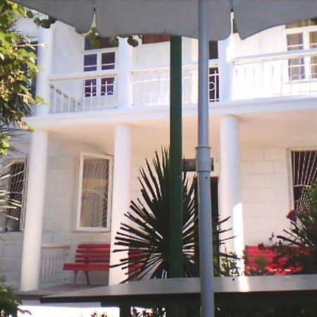 White Guest House Μπατούμι Εξωτερικό φωτογραφία