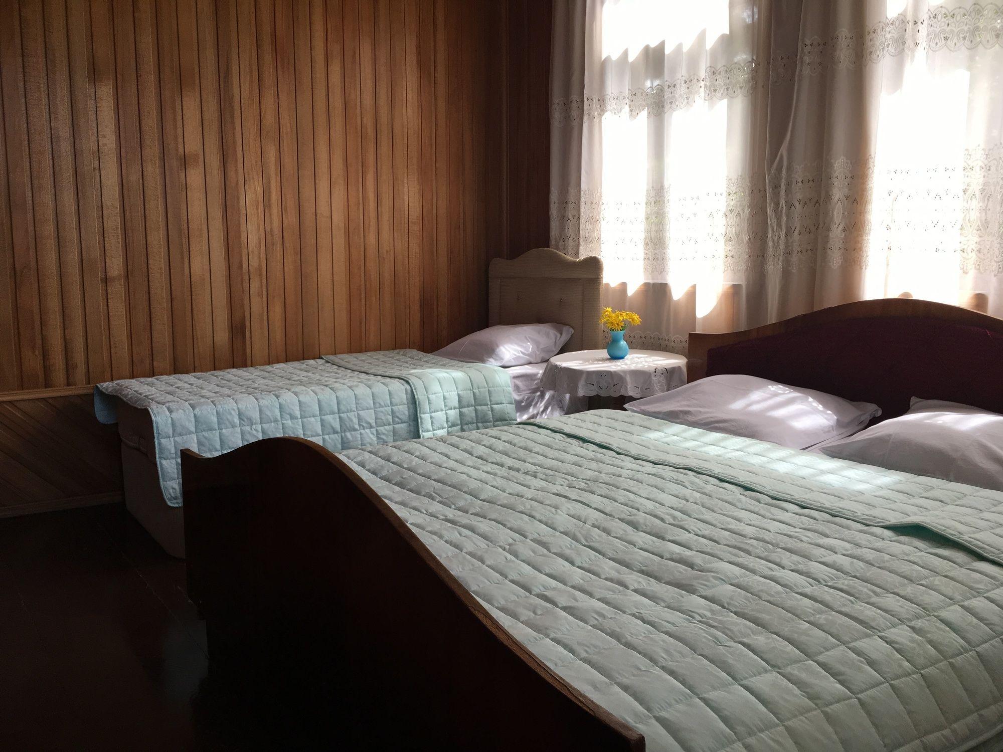 White Guest House Μπατούμι Εξωτερικό φωτογραφία