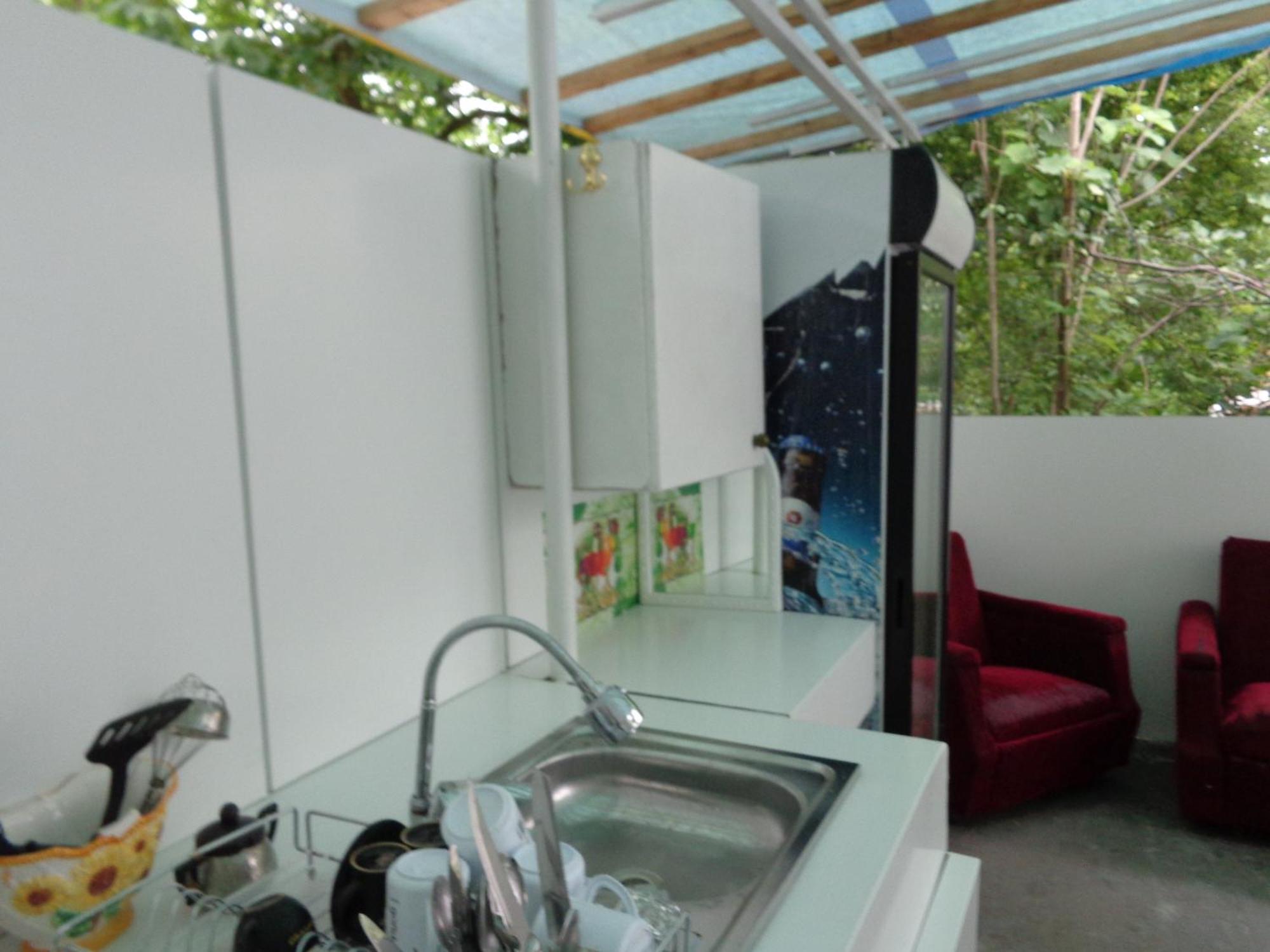 White Guest House Μπατούμι Δωμάτιο φωτογραφία