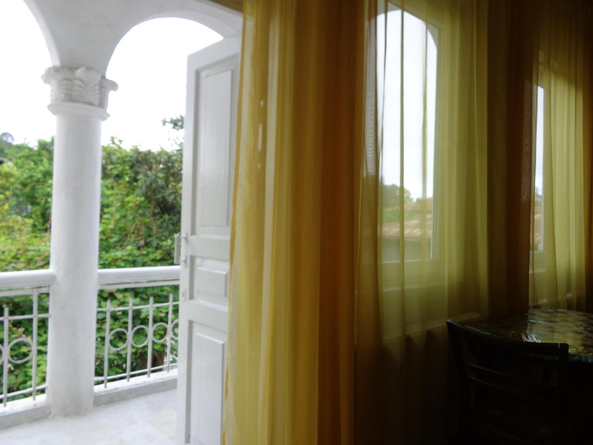 White Guest House Μπατούμι Δωμάτιο φωτογραφία