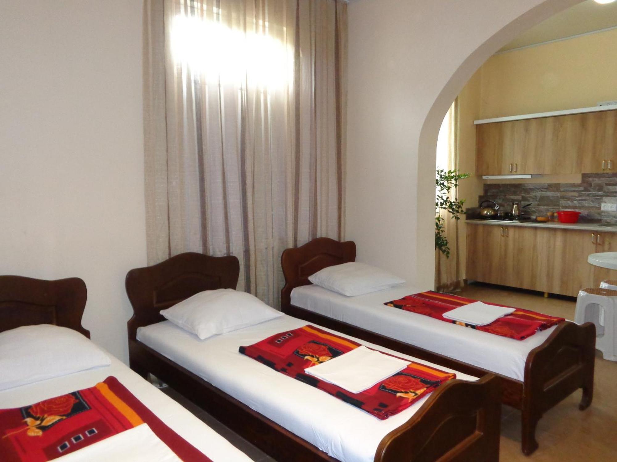 White Guest House Μπατούμι Δωμάτιο φωτογραφία