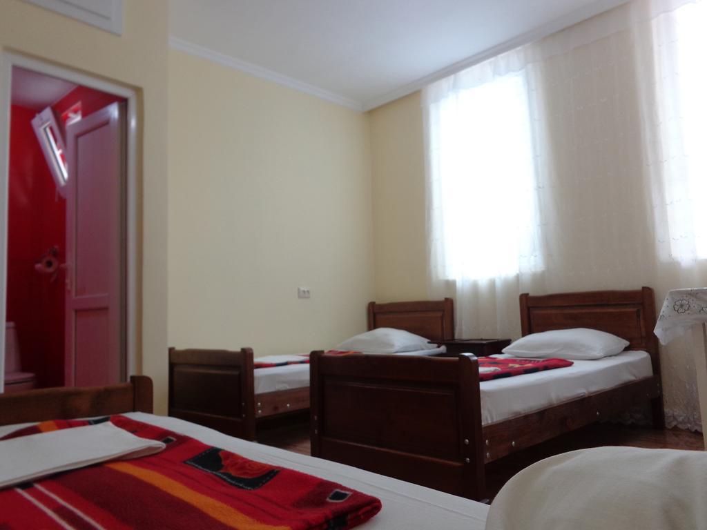White Guest House Μπατούμι Δωμάτιο φωτογραφία