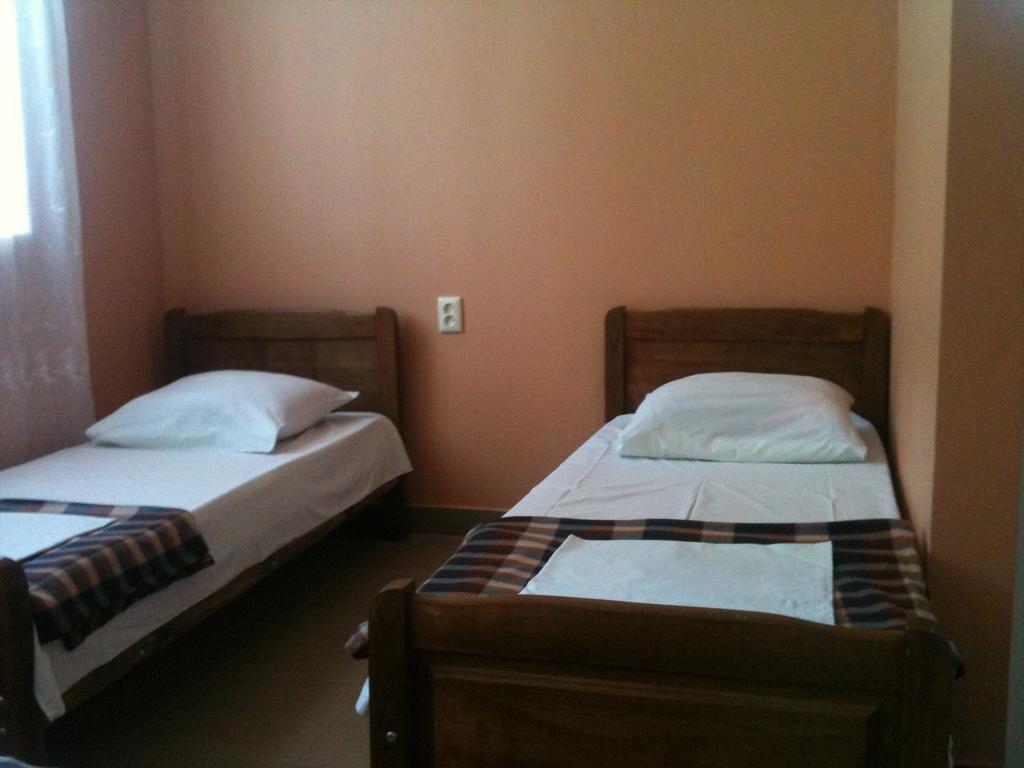 White Guest House Μπατούμι Δωμάτιο φωτογραφία